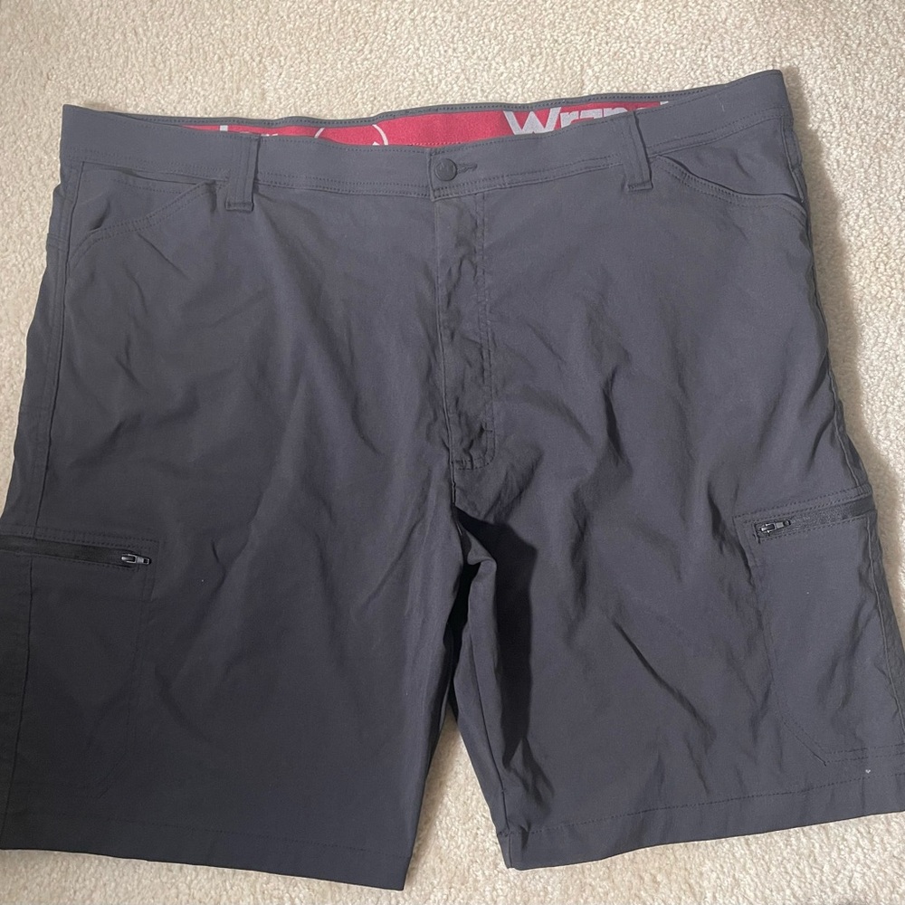 Men’s Wrangler Dark Gray Shorts Size 44